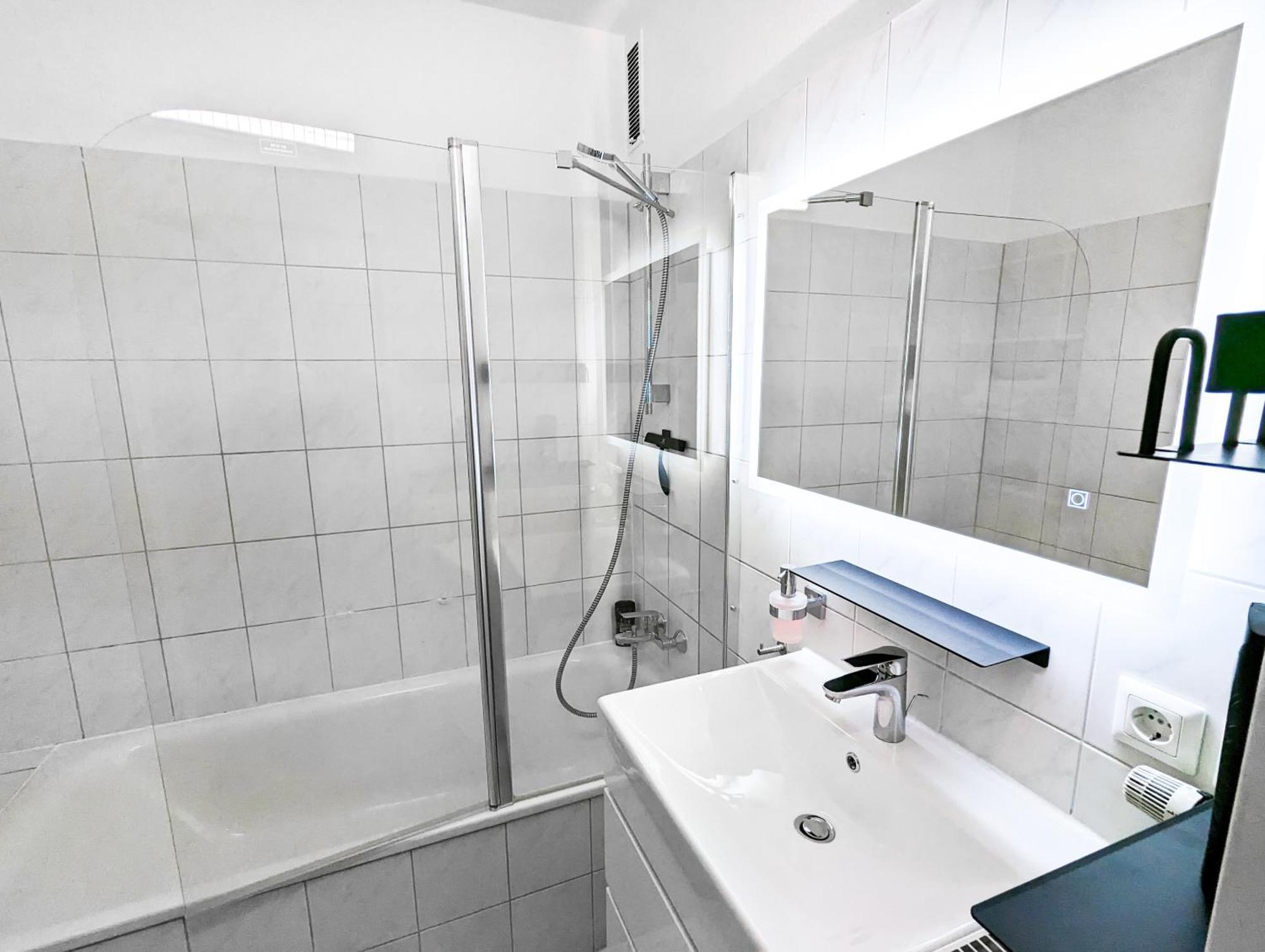 Charming, Newly & High Quality Equipped With Quiet Balcony In Fantastic Location - Ready To Move In Würzburg